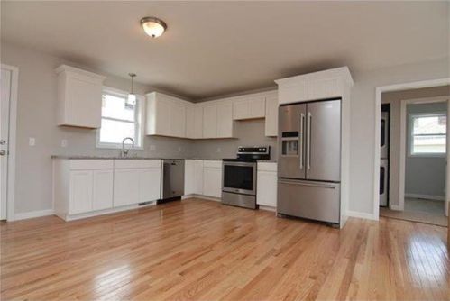 125 Knowlesway Ext, South Kingstown RI  02882-5459 exterior