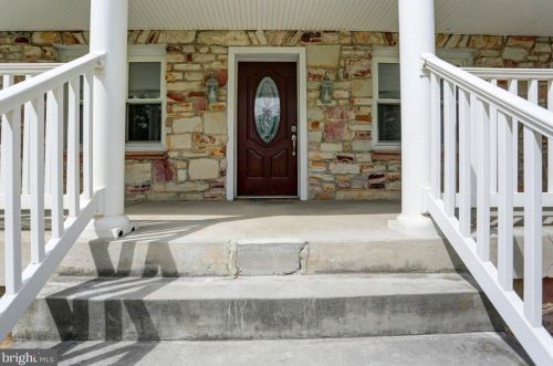 1539 Newville Rd, Carlisle, PA 17015-9489