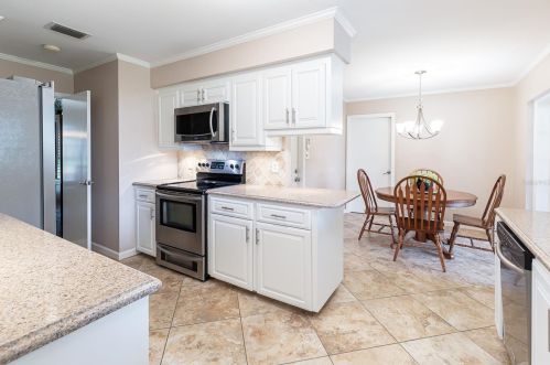 1610 King Arthur Cir, Maitland FL  32751-5818 exterior