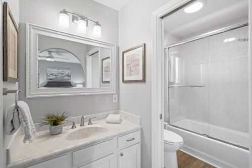 584 Bryan Ave, Sunnyvale CA  94086-6422 exterior