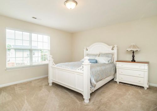 107 Vw Dr, Burlington NC  27215-4694 exterior