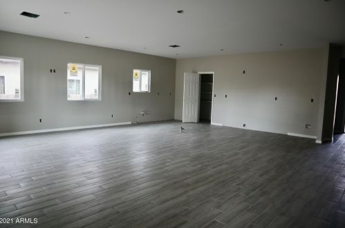 112 91st Dr, Tolleson, AZ 85353-3517