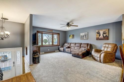 3305 Beaver Dam Rd, West Bend, WI 53090-1350