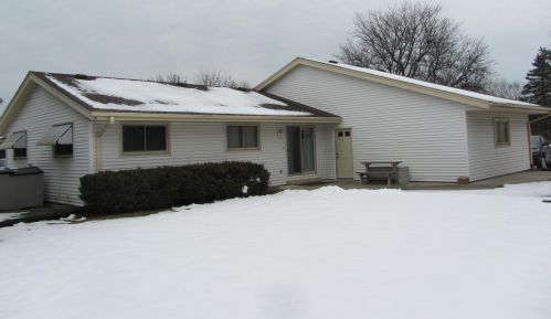 6079 Trail Ridge Dr, Greendale, WI 53129-2656