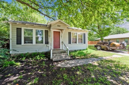 612 Bradshaw St, Denton TX  76209-4366 exterior