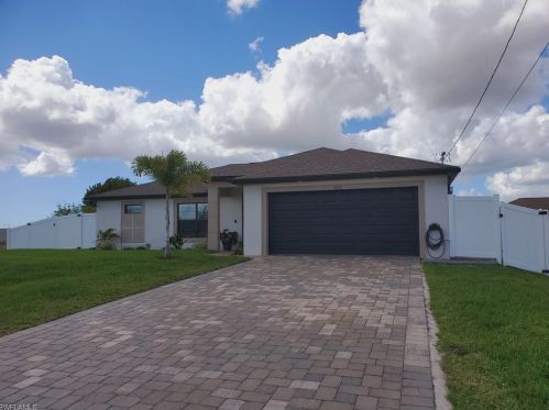 1632 6th Ave, Cape Coral, FL 33909-0092