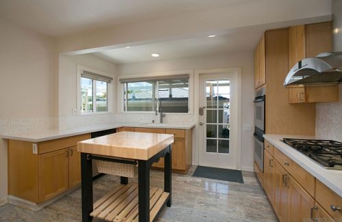 1475 Beryl St, San Diego CA 92109-2212 exterior