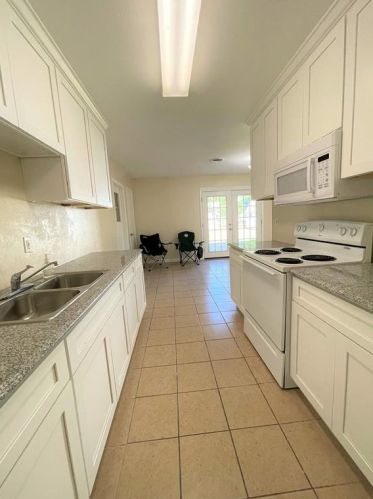 1012 Donley Dr, Euless TX  76039-3234 exterior