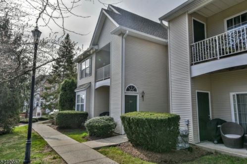 494 Cambridge Dr, Kinnelon, NJ 07405-3248