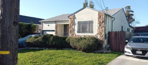 2039 103rd Ave, Oakland, CA 94603-3325