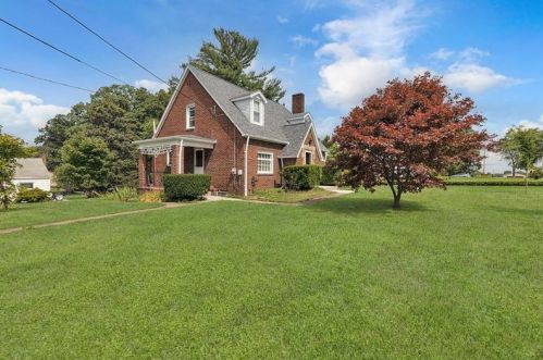 137 Samuel St, Beaver Falls, PA 15010-1381