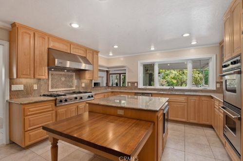 5072 Grandview Ave, Yorba Linda CA 92886-4239 exterior