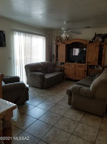 77 Circulo Verdugo, Nogales, AZ 85648-6001