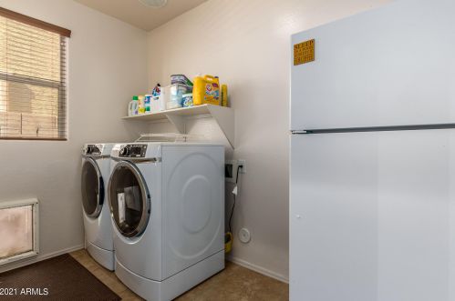 1958 Sunnyvale Ave, Gilbert AZ  85295-9089 exterior