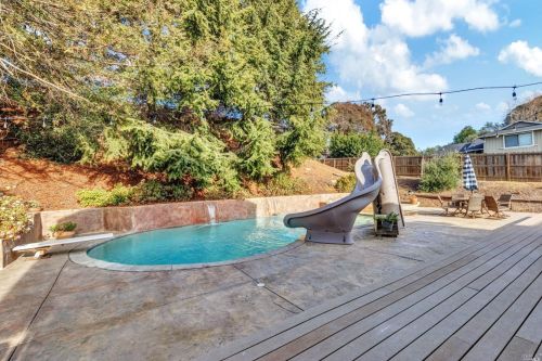 311 Dl Ct, Benicia CA 94510-2133 exterior