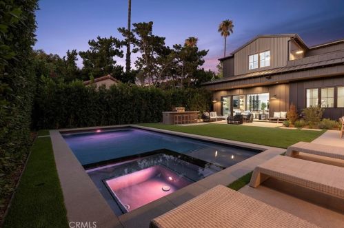 4955 Haskell Ave, Van Nuys CA  91436-1674 exterior