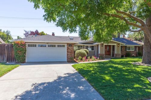 1035 Rose Cir, Los Altos, CA 94024-5033