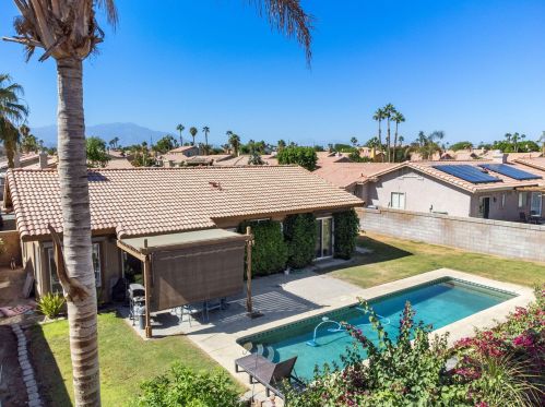 45160 Bridgette Way, La Quinta CA  92253-4258 exterior