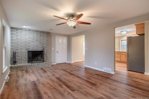 55 Pine River Rd, North Haven CT  06473-3312 exterior