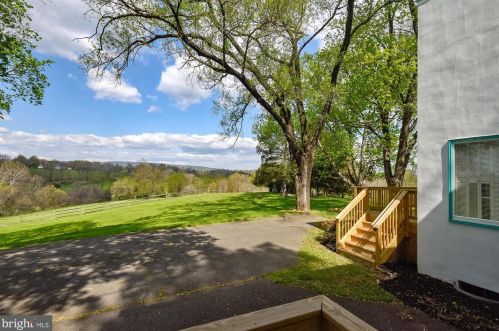 20209 St Louis Rd, Purcellville VA  20132-4905 exterior