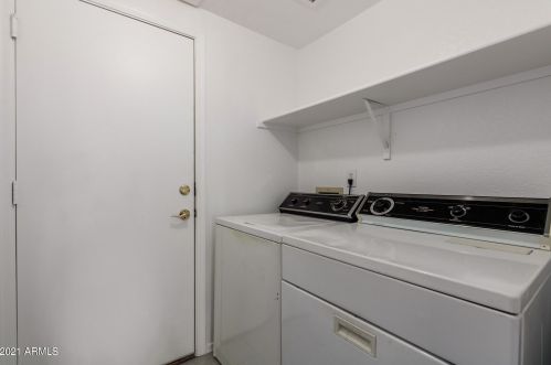 6258 Blackhawk Dr, Glendale AZ 85308-6671 exterior