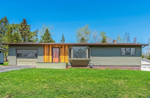 5307 Ivanhoe St, Duluth MN  55804-1141 exterior