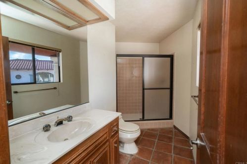 1129 Sugarbush Dr, Vista CA  92084-6605 exterior