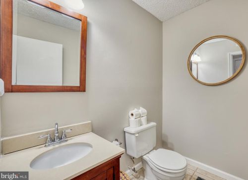 305 Harrison Cir, Locust Grove VA  22508-5256 exterior