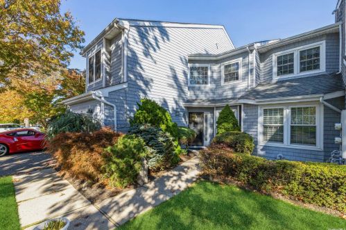 132 Lakebridge Dr, San Remo, NY 11754-3952