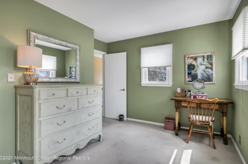 14 Robinson Ct, East Freehold NJ  07728-4327 exterior