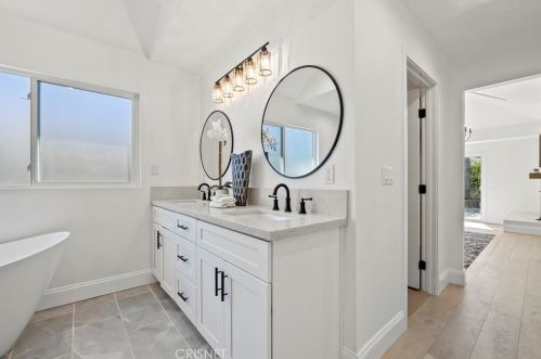 24370 Mornington Dr, Santa Clarita CA  91355-2037 exterior