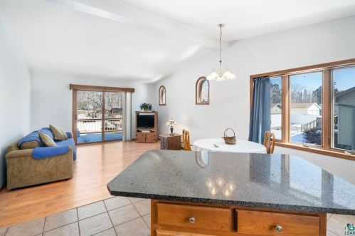 321 Mulberry St, Duluth, MN 55811-2517