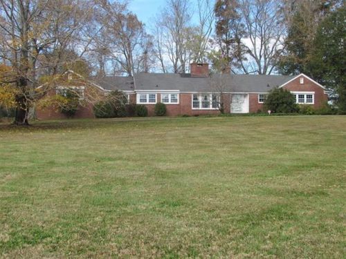 1400 Wilson Ave, Tullahoma, TN 37388-2859