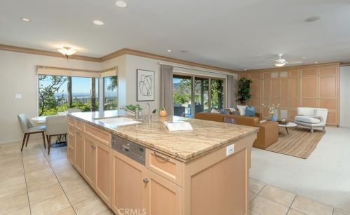 2755 Valle Vista Dr, Glendale CA  91206-4720 exterior