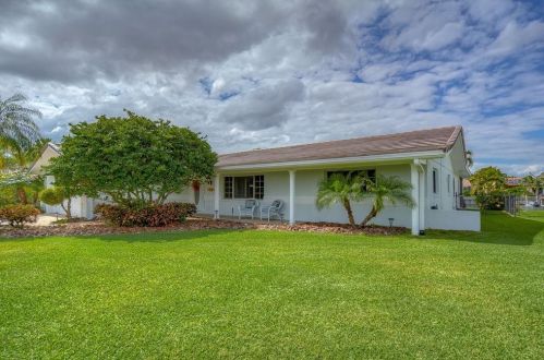 1963 Massachusetts Ave, Saint Petersburg, FL 33703-3401