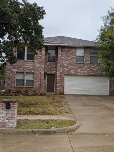 9204 Glen Falls Ln, Denton, TX 76210-5808