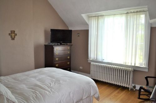 589 Ridgeway, White Plains NY  10605-4316 exterior