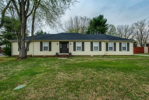 1611 Magnolia Dr, Murfreesboro, TN 37128-5906