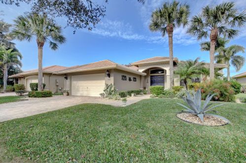 7956 Via Grande, Boynton Beach FL  33437-7520 exterior