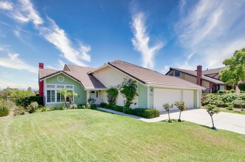 824 Easthills Dr, West Covina, CA 91791-3449