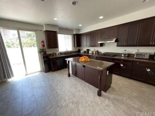 6831 Piedmont St, Chino CA  91710-1315 exterior