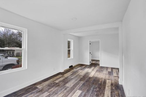 829 Bailey Hill Rd, Killingly CT  06241-1836 exterior