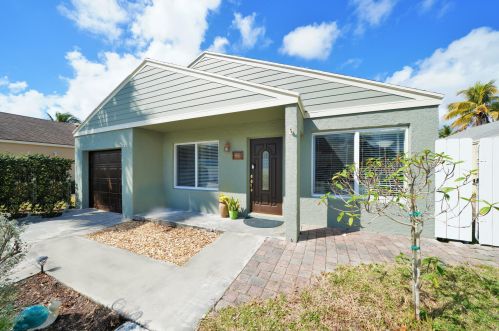 86 Buxton Ln, Boynton Beach, FL 33426-7605