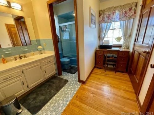 20 Kellogg St, Bethel CT  06801-1638 exterior