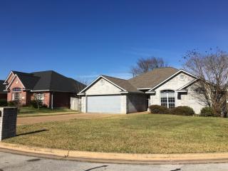 2313 Mercers Lndg, Bryan TX  77808-2238 exterior