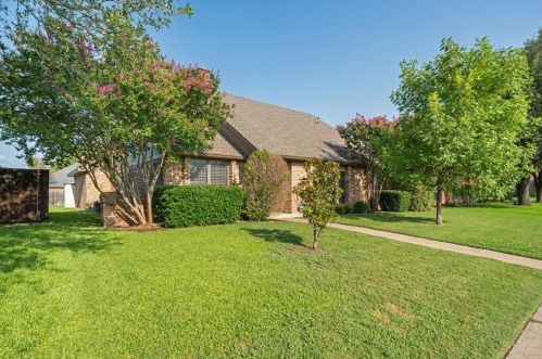 3304 Spring Dr, Richardson, TX 75082-2336