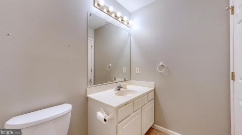 81 Planters Run Ct, Dover DE  19901-5874 exterior