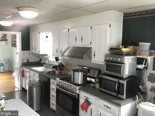 26 Johns Rd, Cheltenham PA  19012-1420 exterior