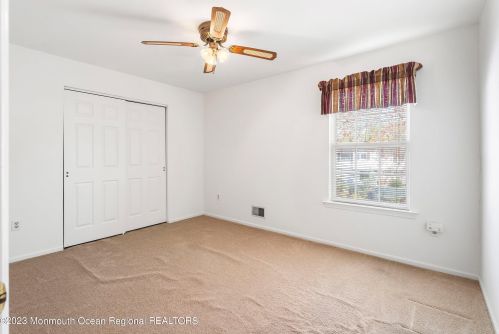 24 Sunnydale Dr, Berkeley Township NJ  08721-1379 exterior