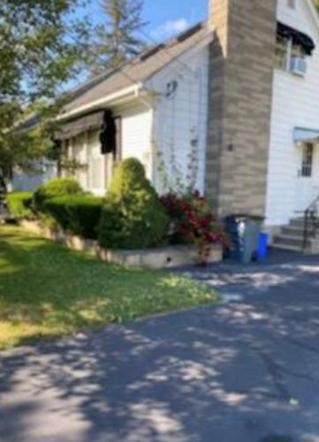 783 Greenville Ave, Providence, RI 02919-1329